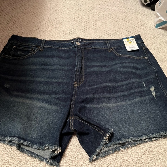 NWT: terra and sky jean shorts - Picture 2 of 6